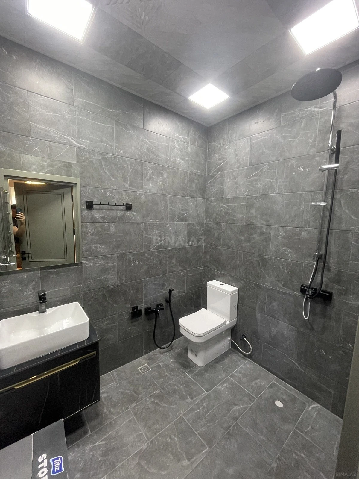 Kirayə verilir 2 otaqlı mənzil 120 m²