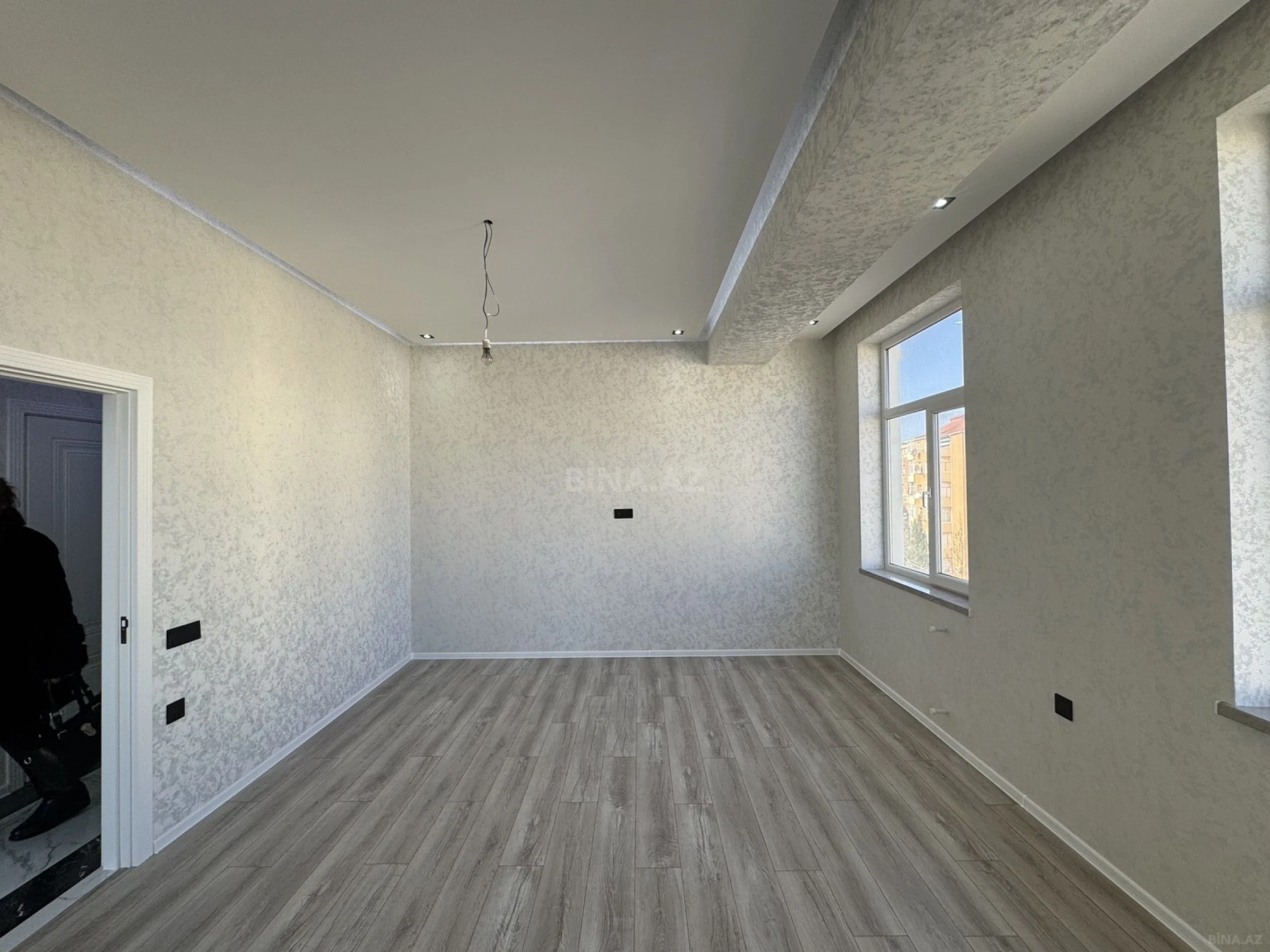 Satılır 2 otaqlı mənzil 75 m²