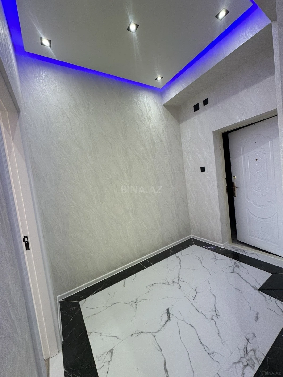 Satılır 2 otaqlı mənzil 75 m²