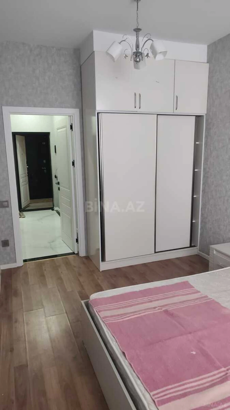 Kirayə verilir 2 otaqlı mənzil 70 m²