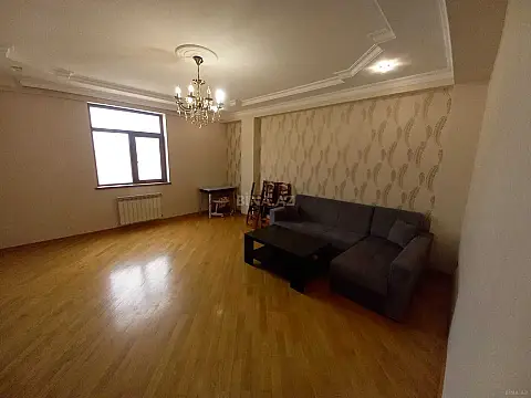 Kirayə verilir 2 otaqlı mənzil 70 m²