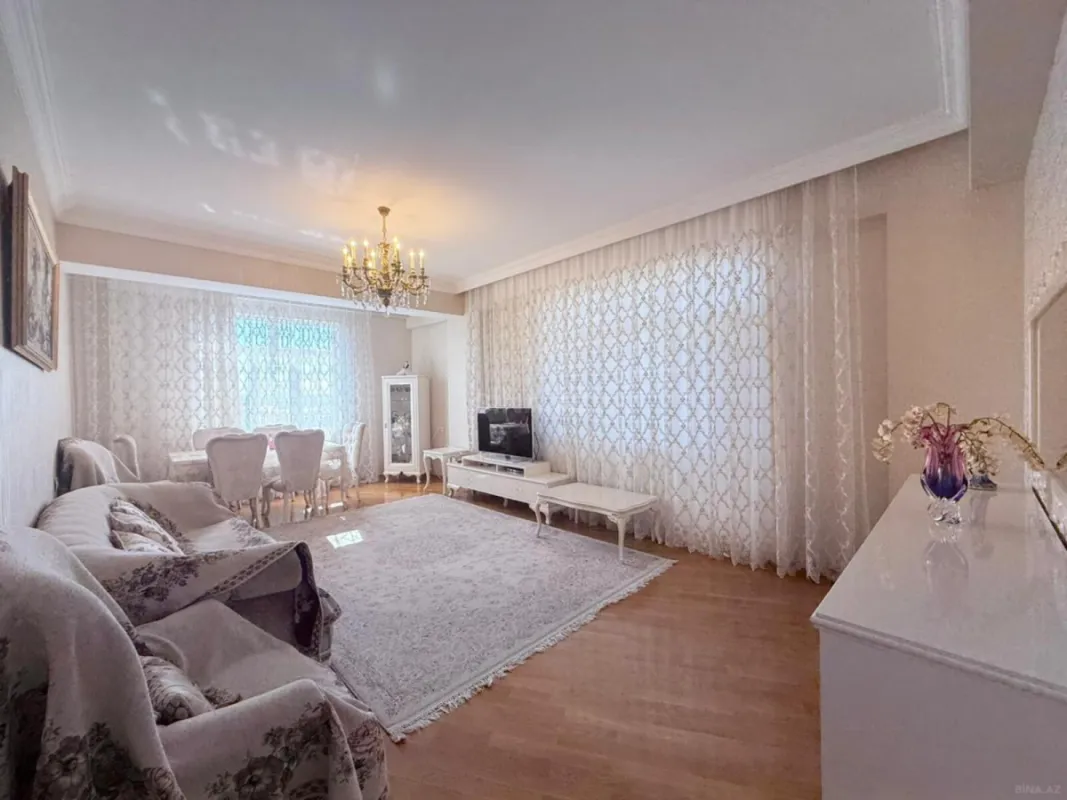 Satılır 3 otaqlı mənzil 127 m²