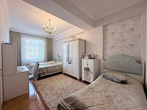 Satılır 3 otaqlı mənzil 127 m²