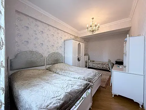 Satılır 3 otaqlı mənzil 127 m²