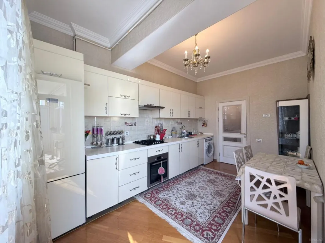 Satılır 3 otaqlı mənzil 127 m²