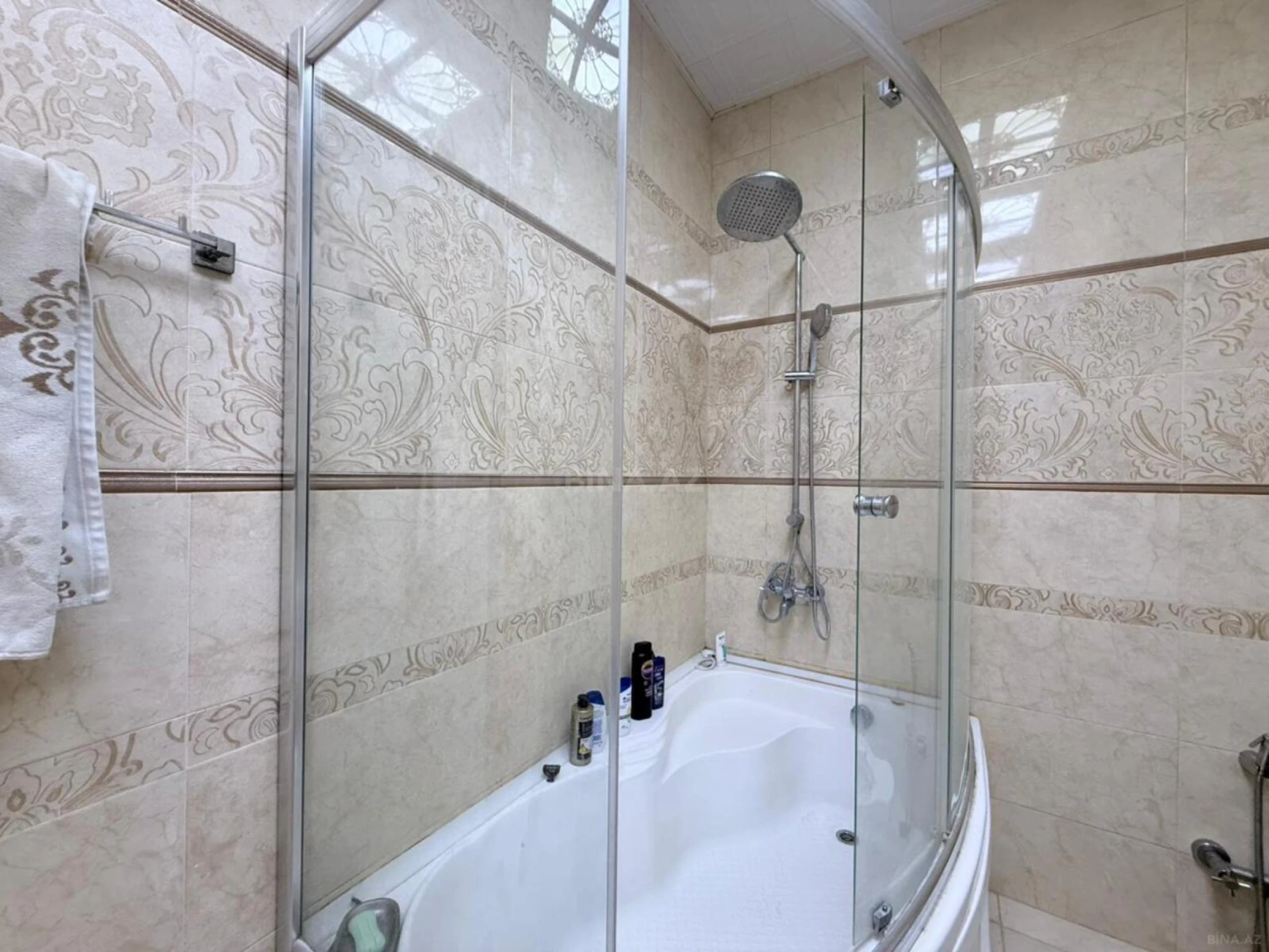 Satılır 3 otaqlı mənzil 127 m²