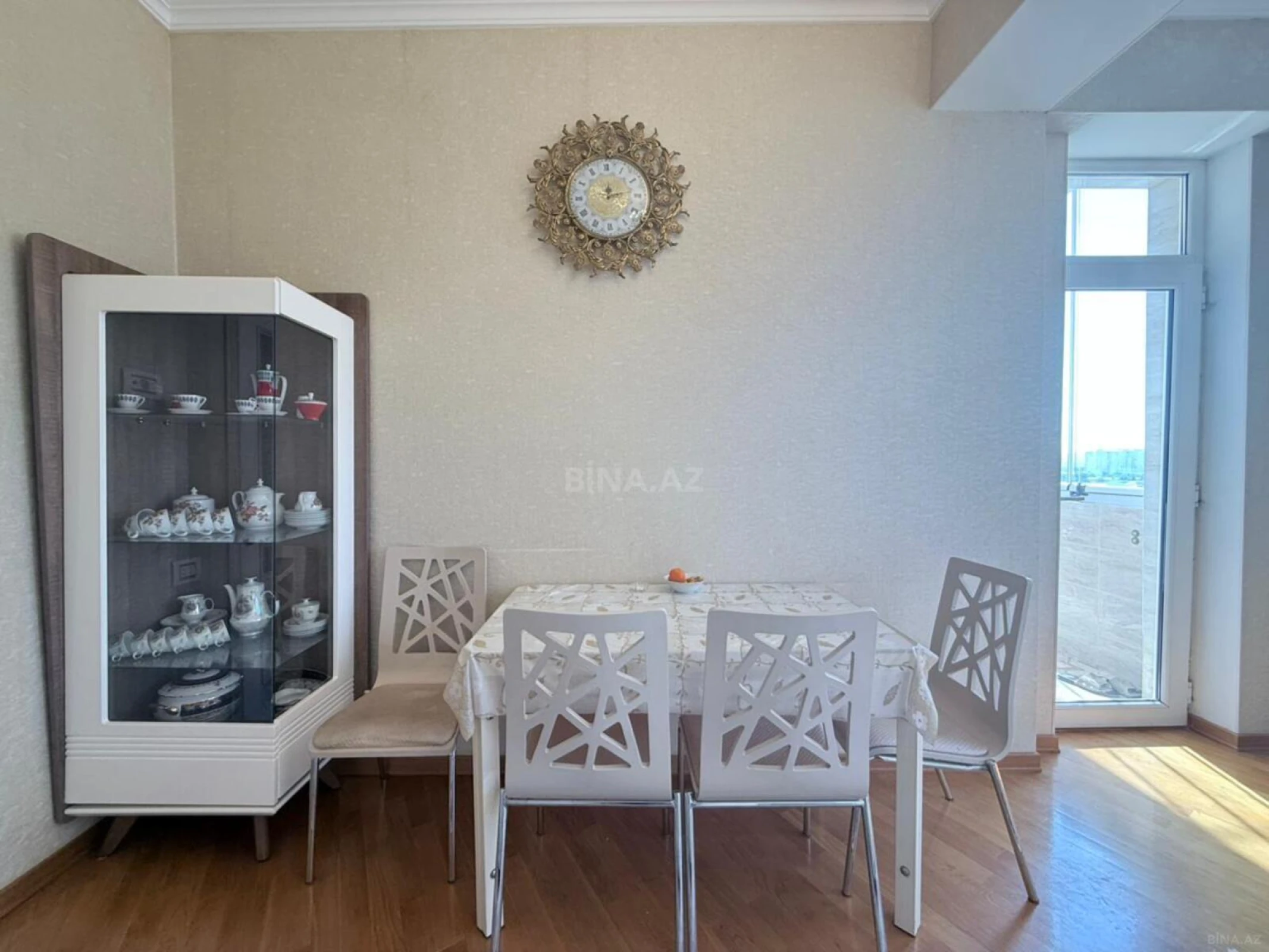 Satılır 3 otaqlı mənzil 127 m²