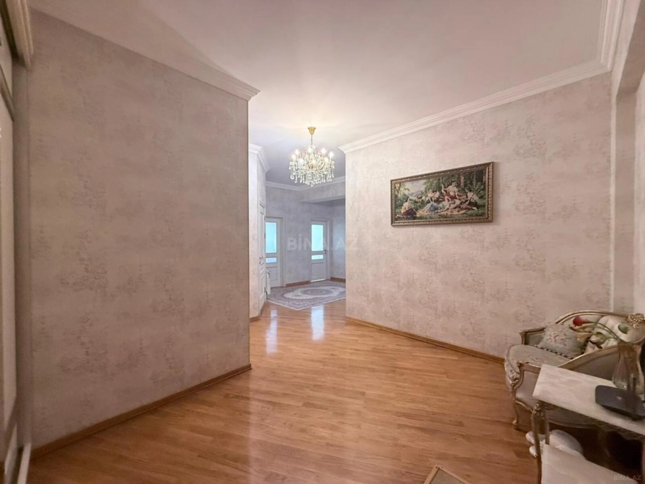 Satılır 3 otaqlı mənzil 127 m²