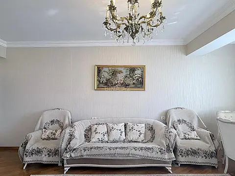 Satılır 3 otaqlı mənzil 127 m²