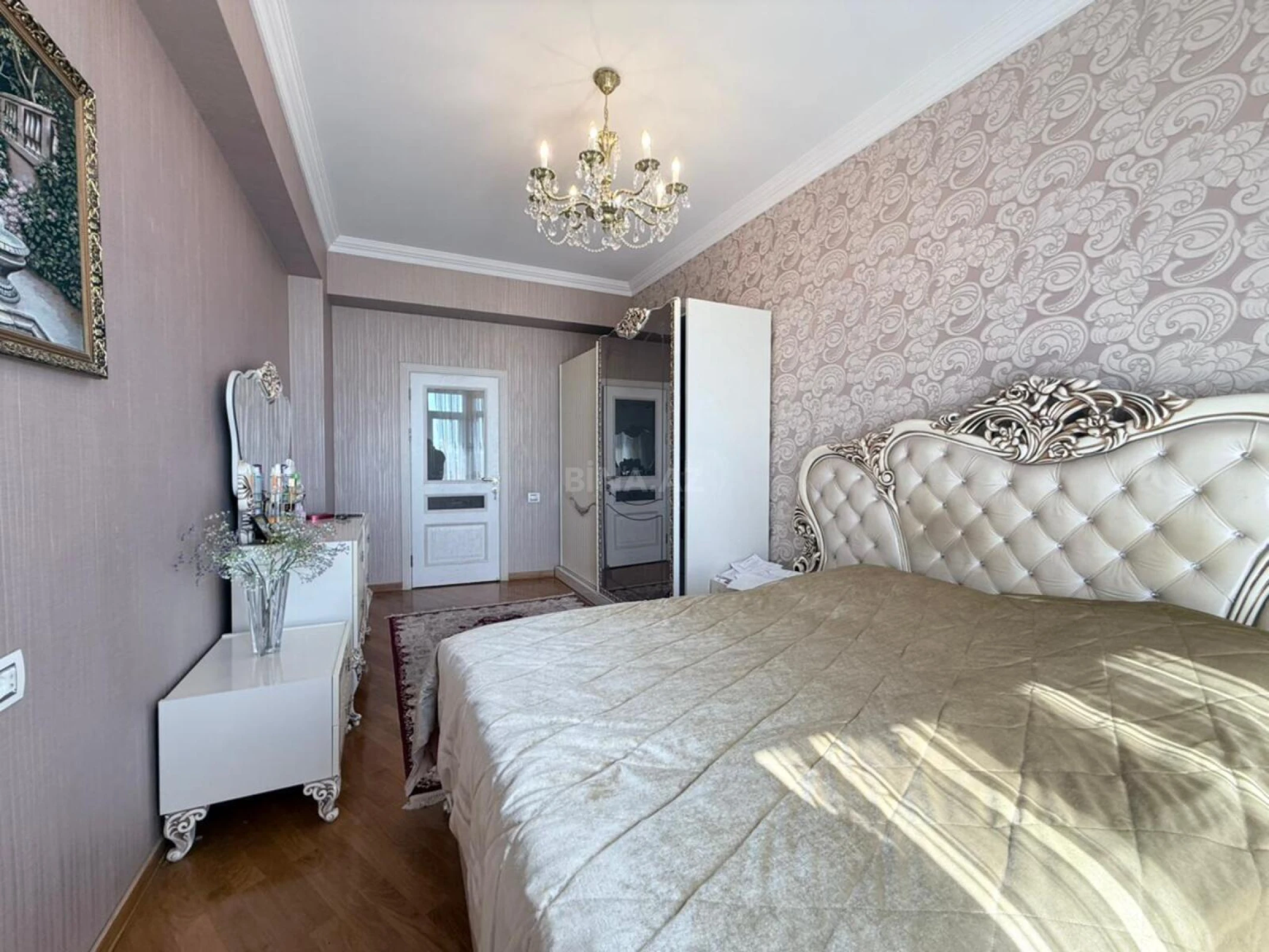 Satılır 3 otaqlı mənzil 127 m²