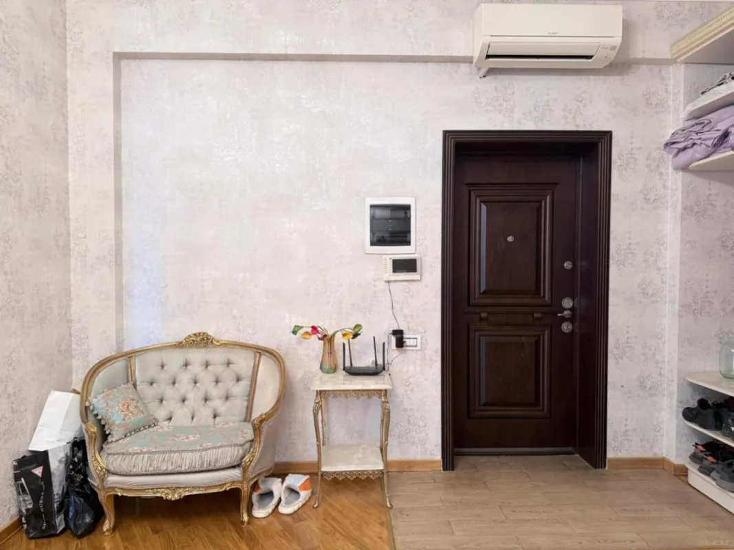 Satılır 3 otaqlı mənzil 127 m²