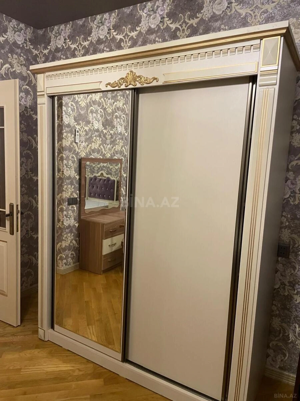 Kirayə verilir 4 otaqlı mənzil 170 m²