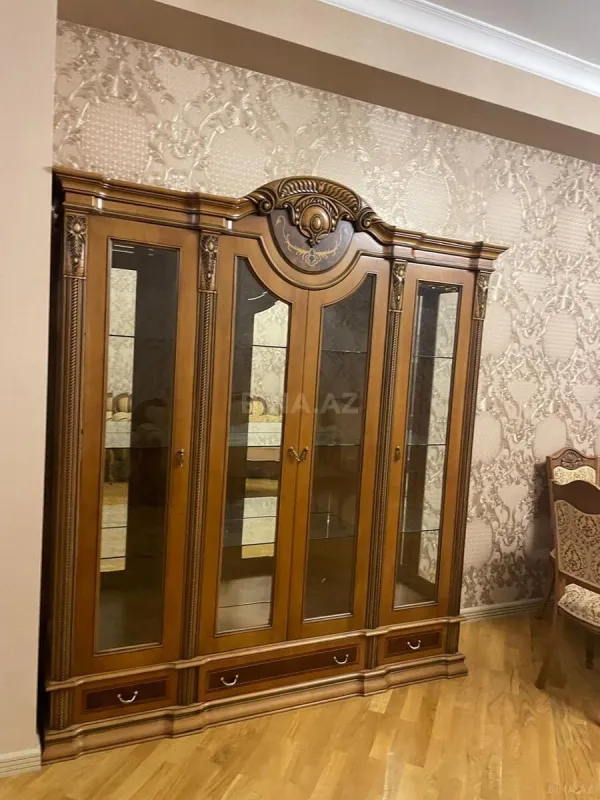 Kirayə verilir 4 otaqlı mənzil 170 m²