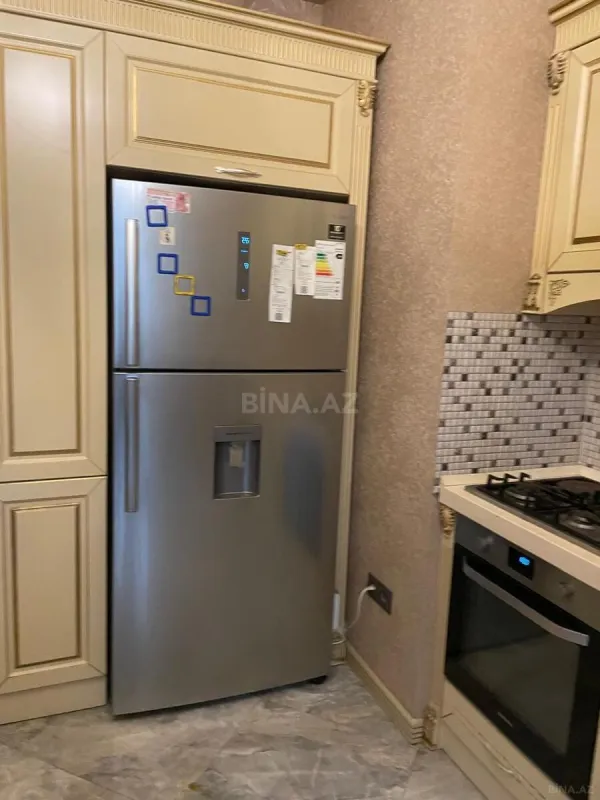 Kirayə verilir 4 otaqlı mənzil 170 m²