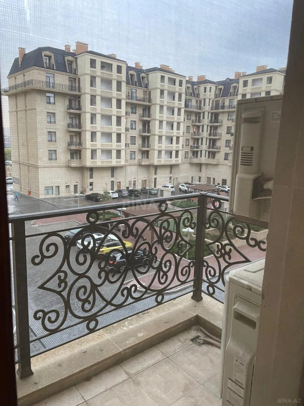 Kirayə verilir 4 otaqlı mənzil 170 m²