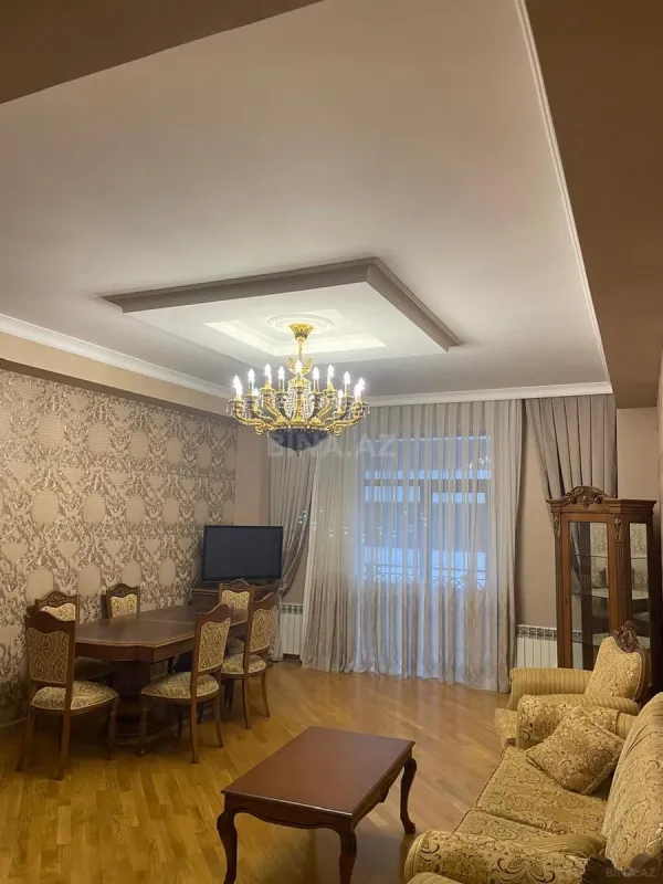 Kirayə verilir 4 otaqlı mənzil 170 m²
