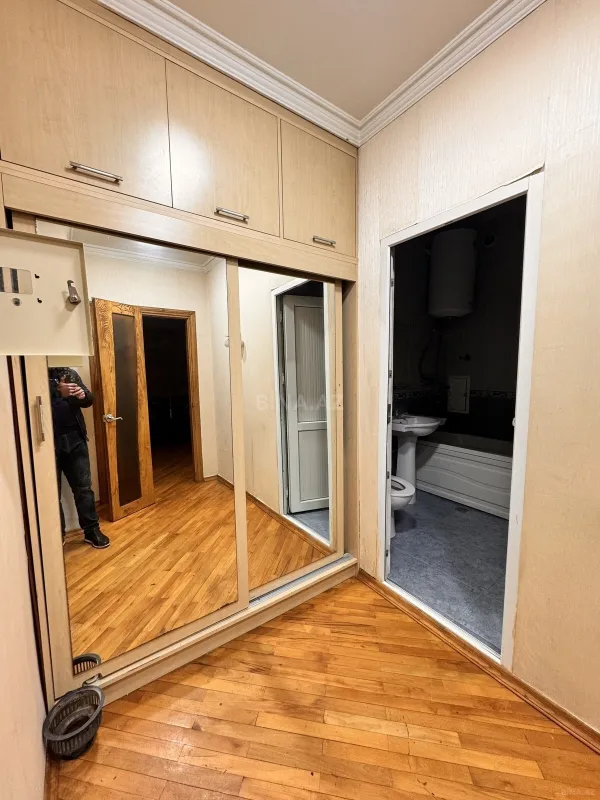 Kirayə verilir 2 otaqlı mənzil 60 m²