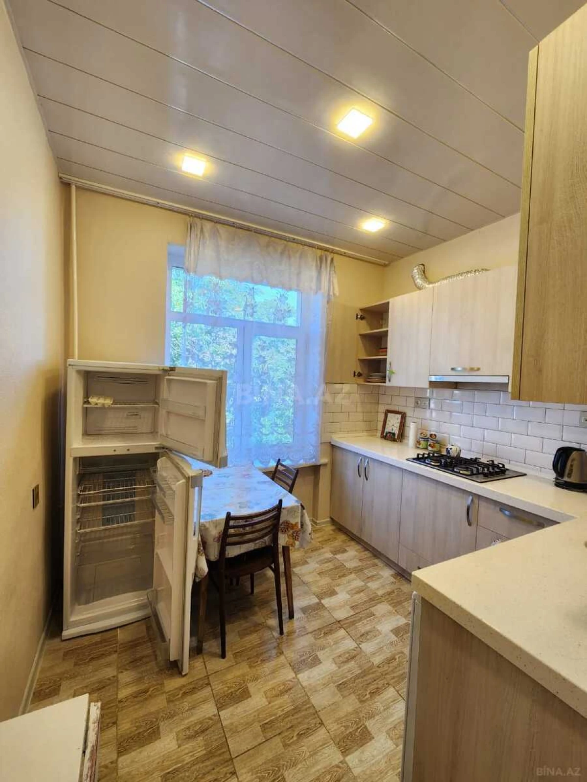 Kirayə verilir 2 otaqlı mənzil 70 m²