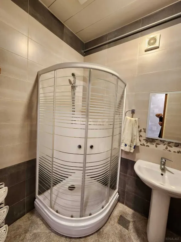 Kirayə verilir 2 otaqlı mənzil 70 m²