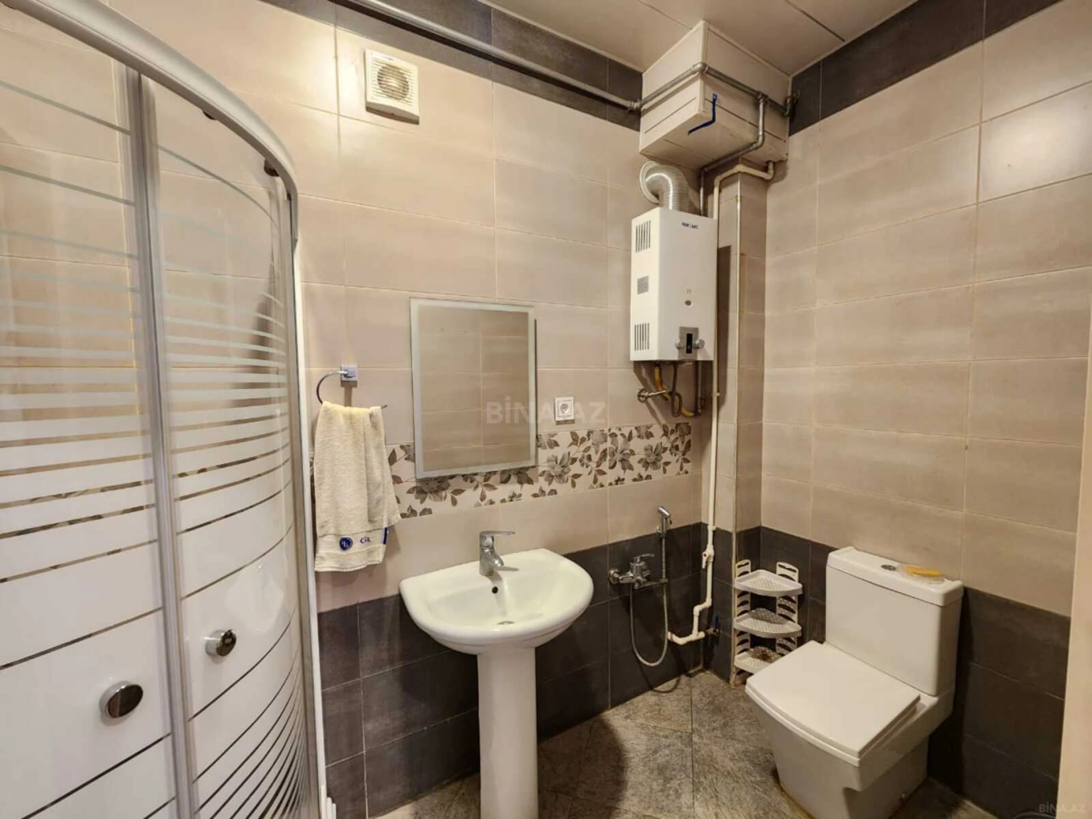 Kirayə verilir 2 otaqlı mənzil 70 m²