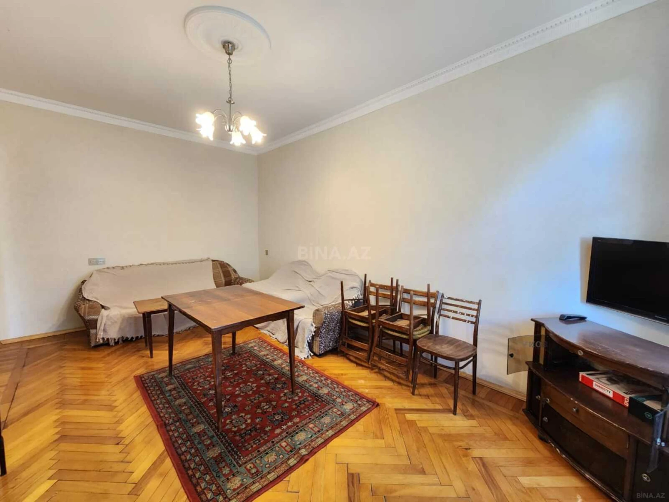 Kirayə verilir 2 otaqlı mənzil 70 m²