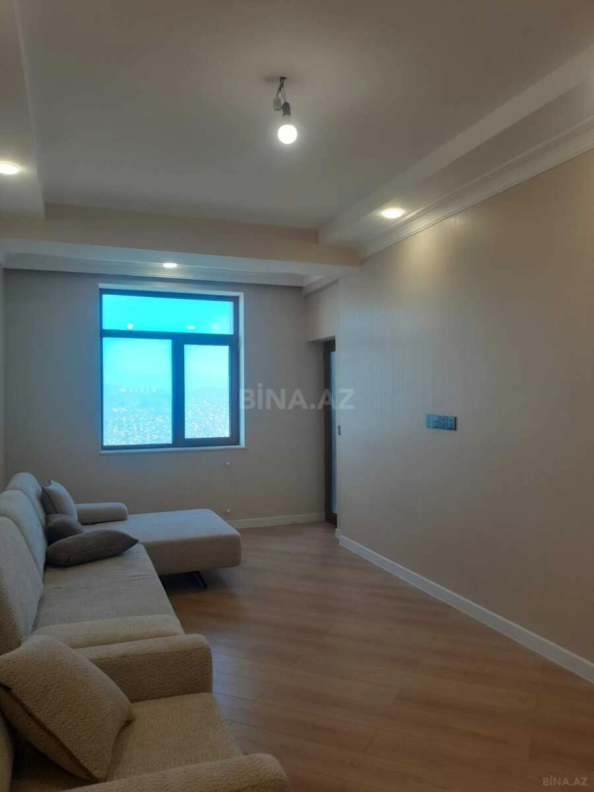 Satılır 2 otaqlı mənzil 100 m²