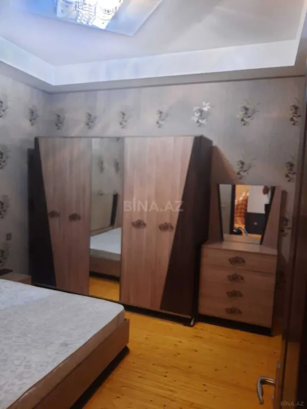 Kirayə verilir 2 otaqlı mənzil 81 m²