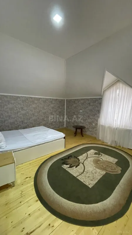 Satılır 8 otaqlı həyət evi 320 m²