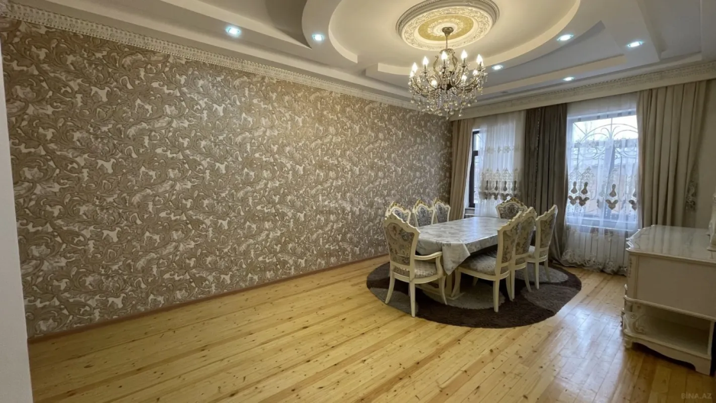 Satılır 8 otaqlı həyət evi 320 m²