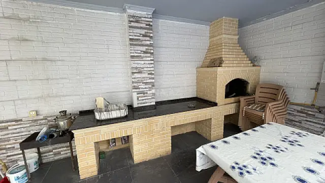 Satılır 8 otaqlı həyət evi 320 m²