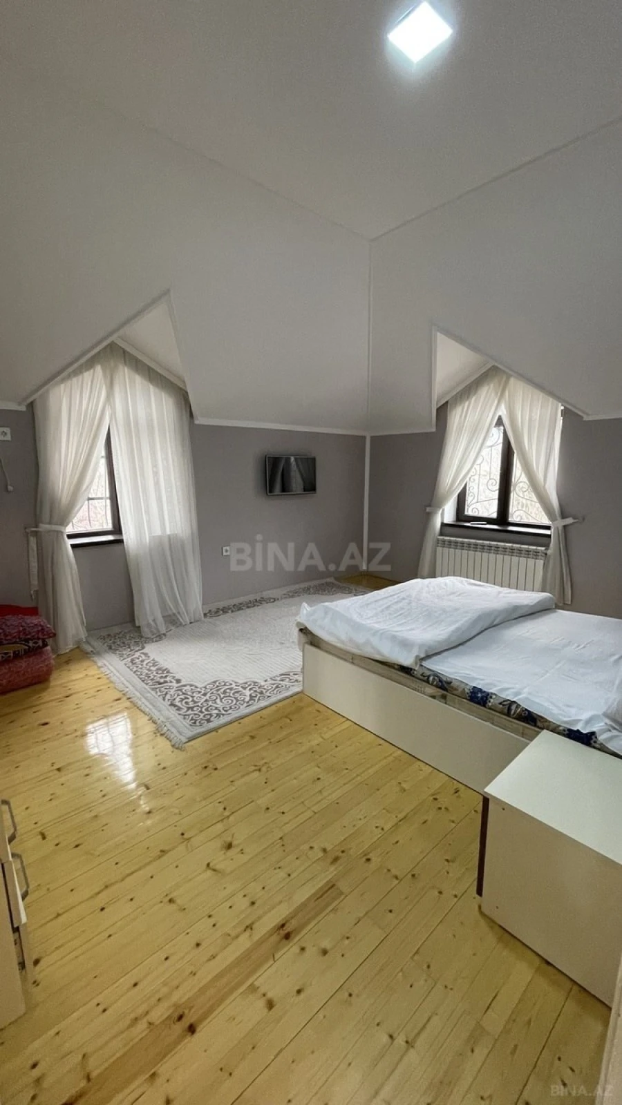Satılır 8 otaqlı həyət evi 320 m²