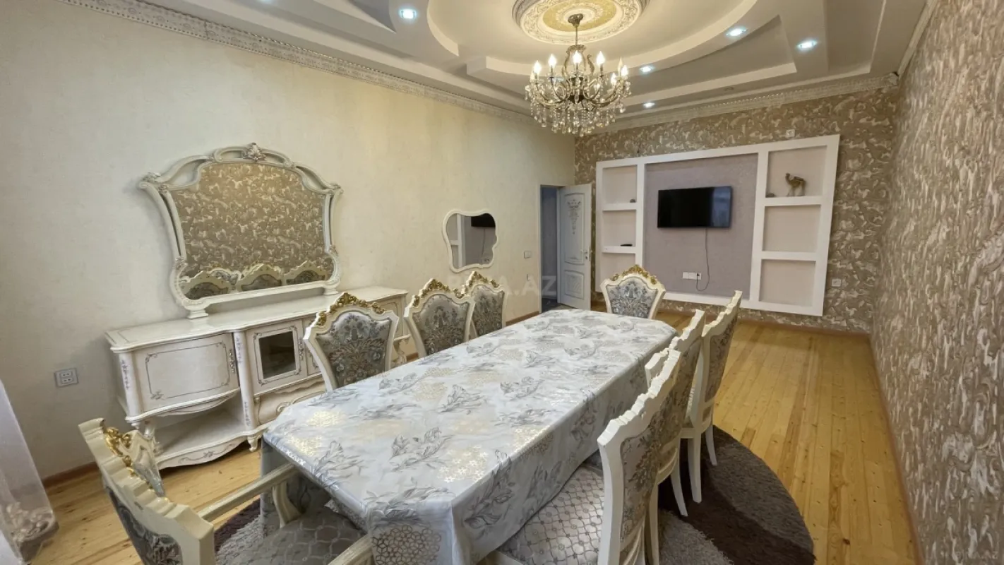 Satılır 8 otaqlı həyət evi 320 m²