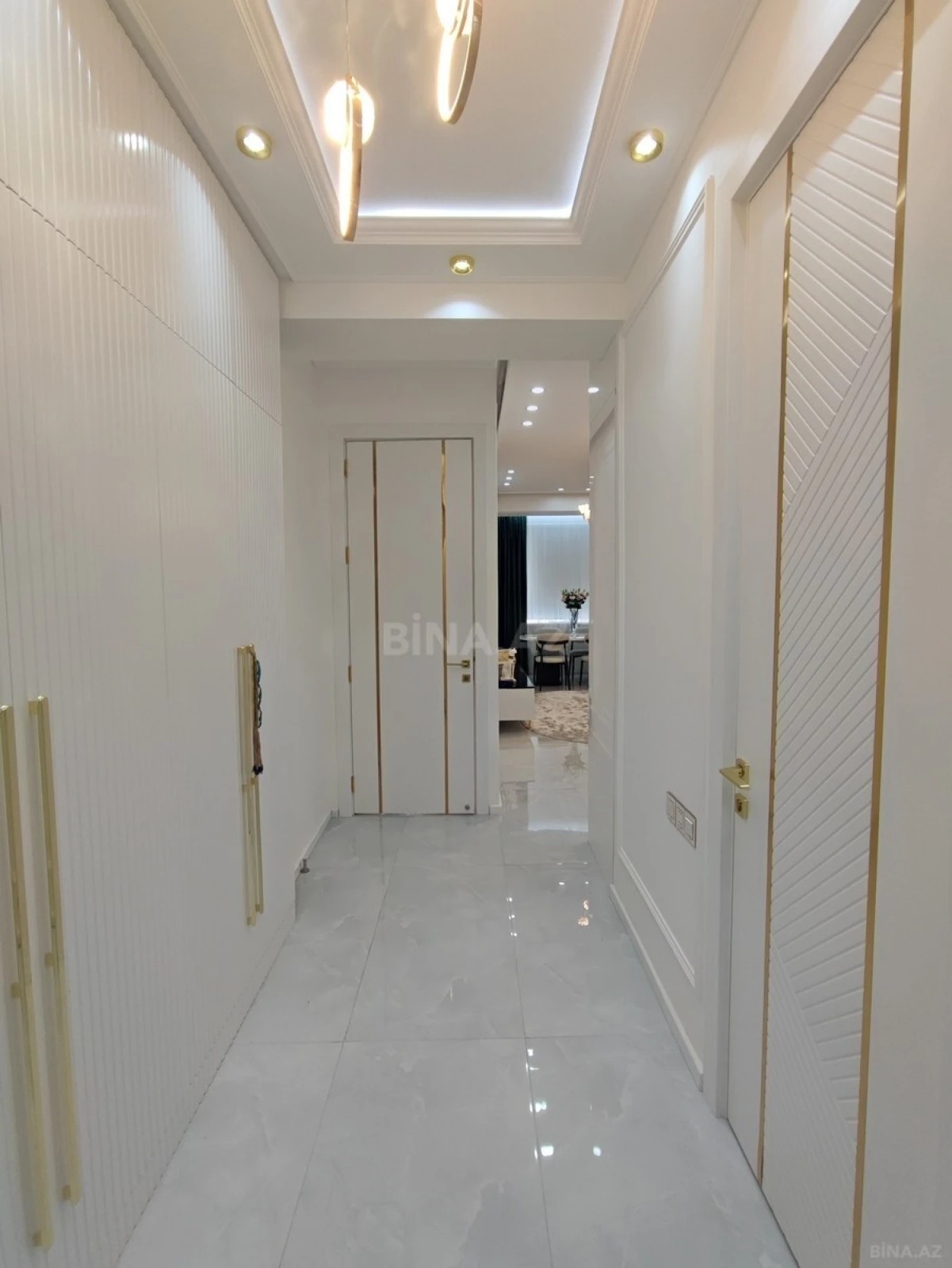 Satılır 2 otaqlı mənzil 68 m²