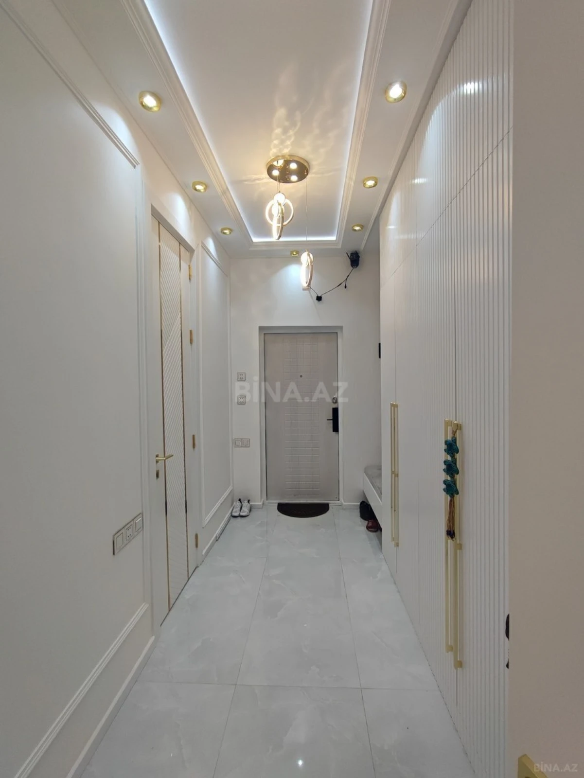 Satılır 2 otaqlı mənzil 68 m²