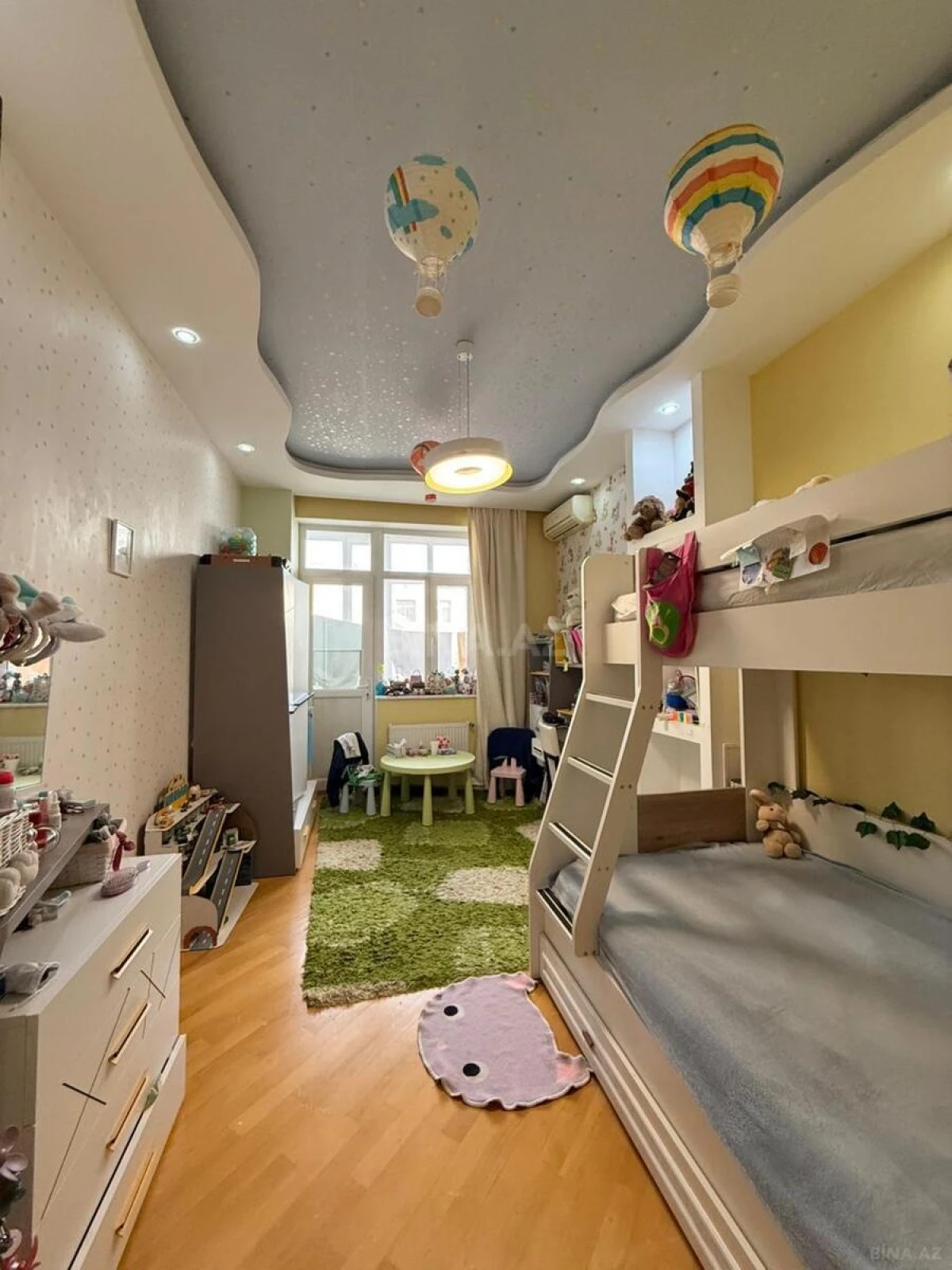 Satılır 3 otaqlı mənzil 150 m²