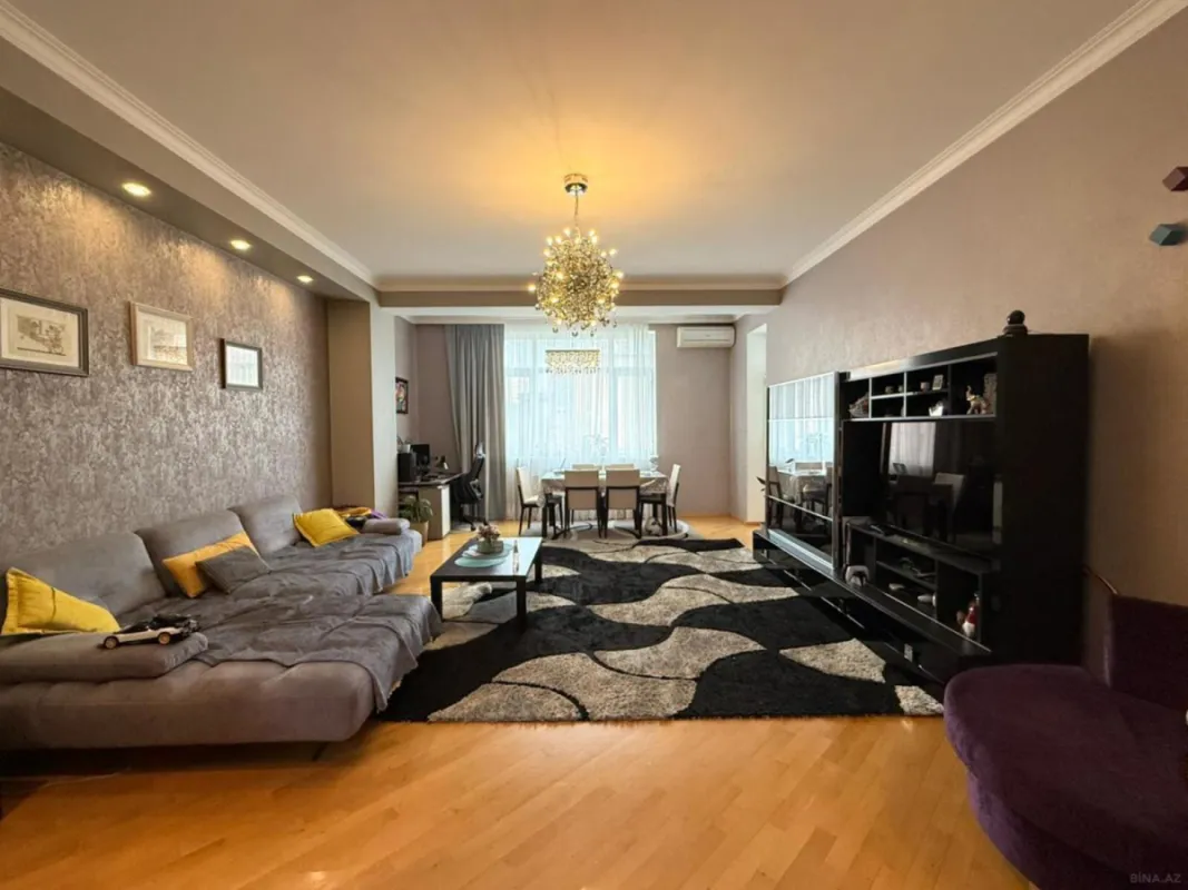 Satılır 3 otaqlı mənzil 150 m²