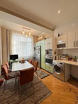 Satılır 3 otaqlı mənzil 150 m²