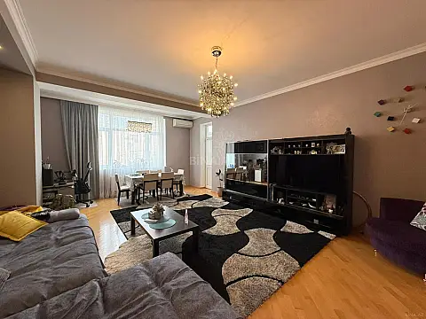 Satılır 3 otaqlı mənzil 150 m²