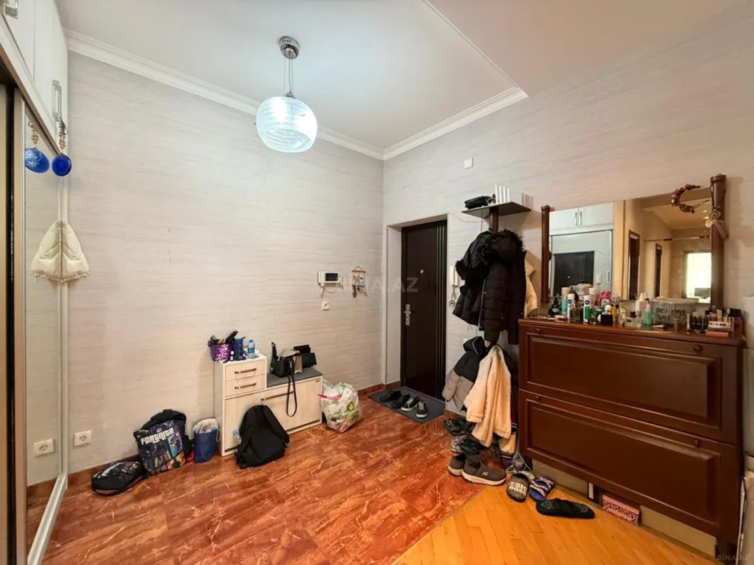 Satılır 3 otaqlı mənzil 150 m²