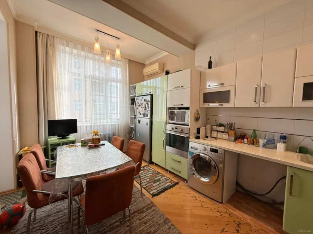 Satılır 3 otaqlı mənzil 150 m²