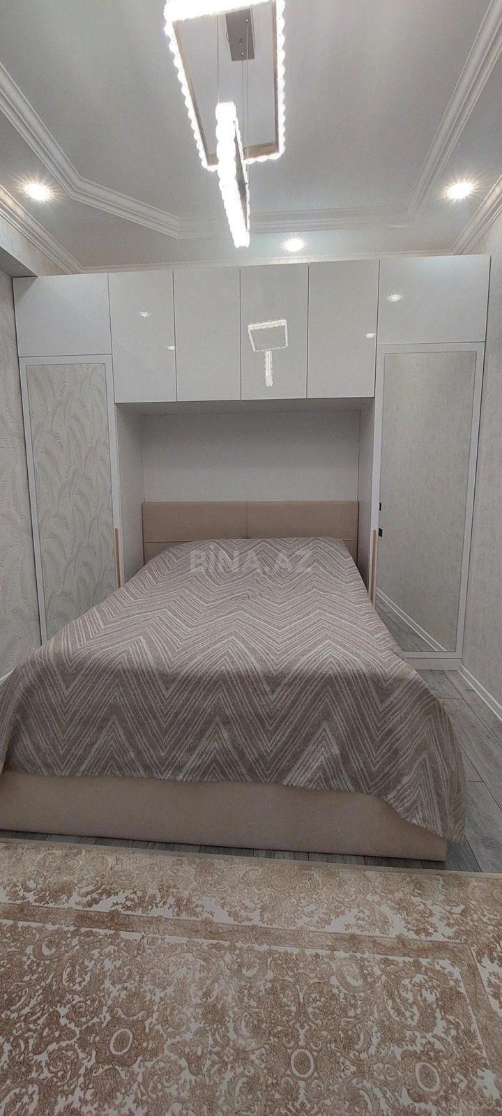 Satılır 2 otaqlı mənzil 65 m²