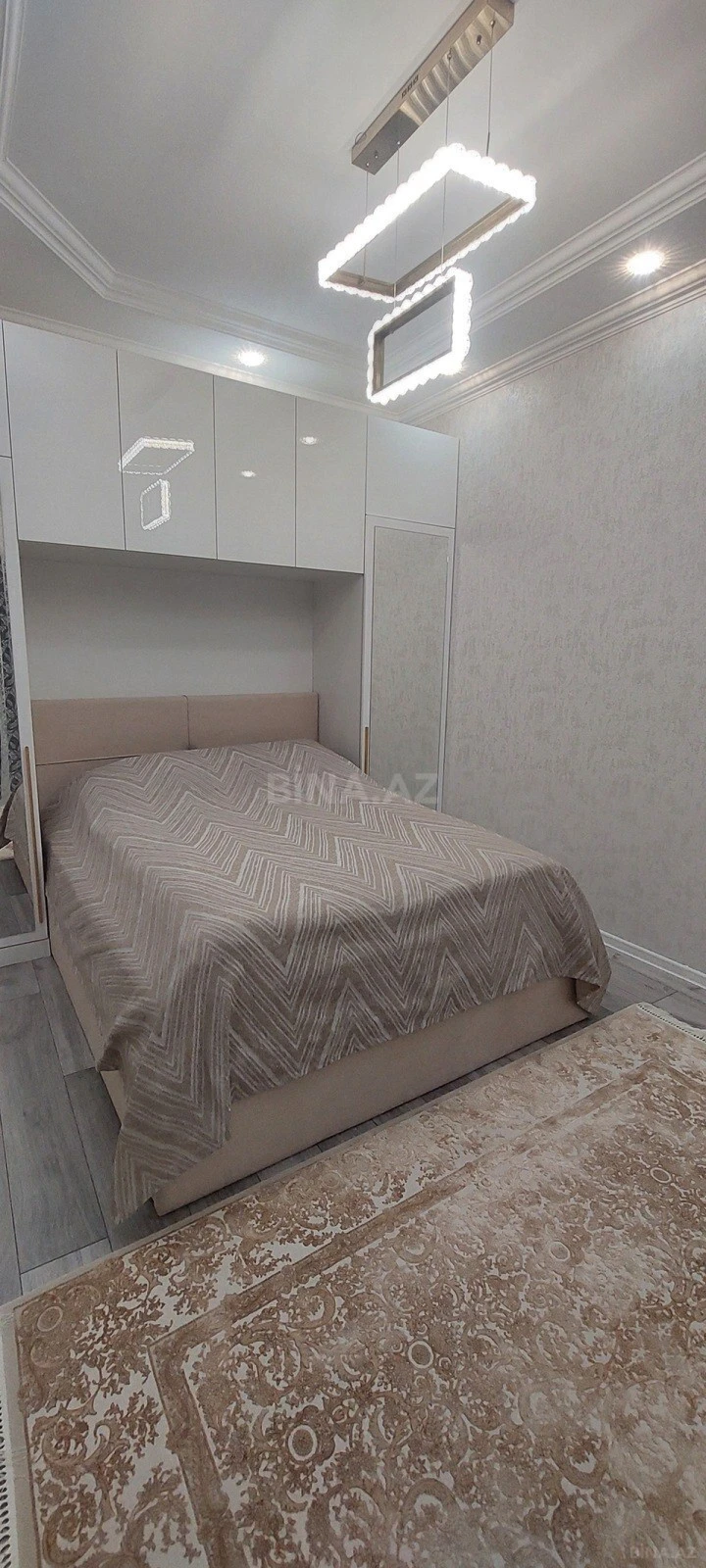 Satılır 2 otaqlı mənzil 65 m²