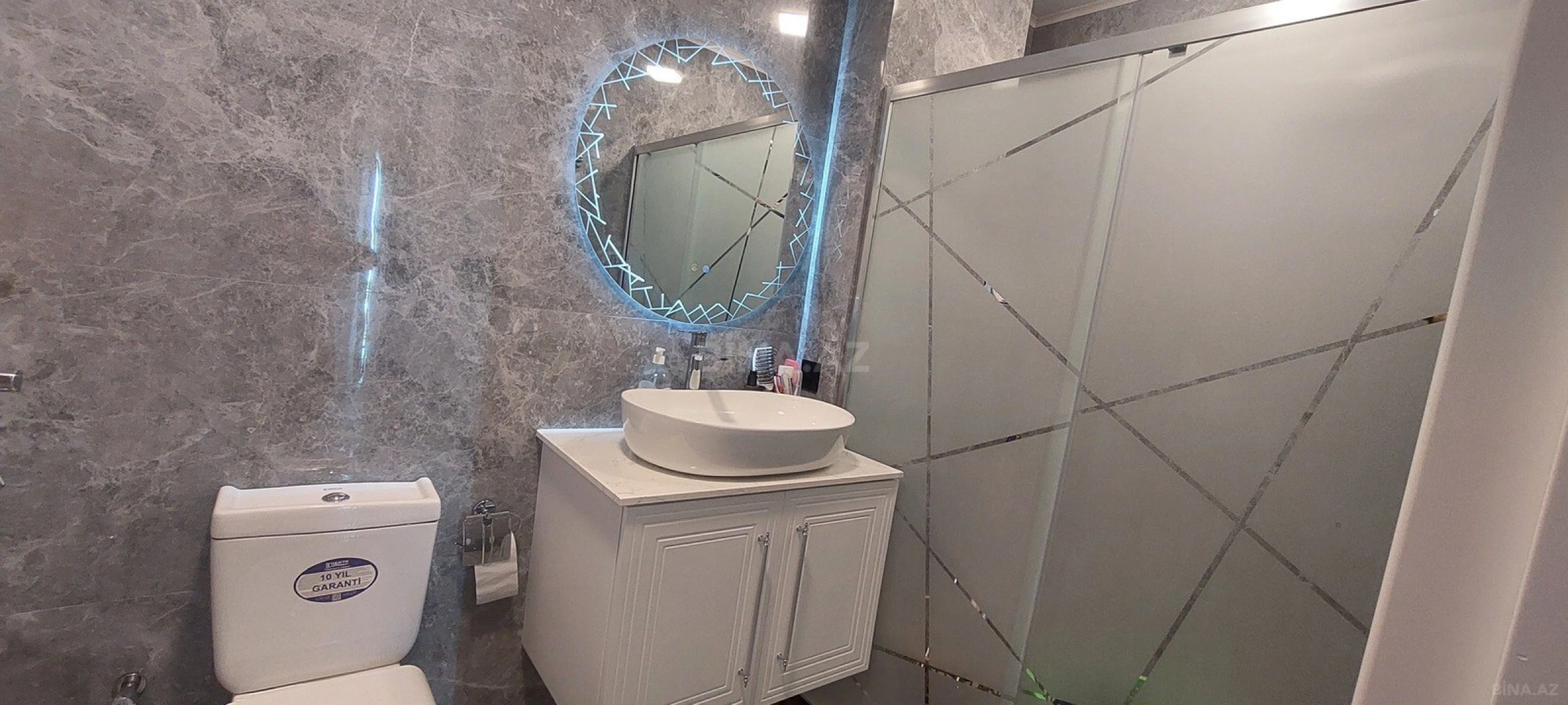 Satılır 2 otaqlı mənzil 65 m²