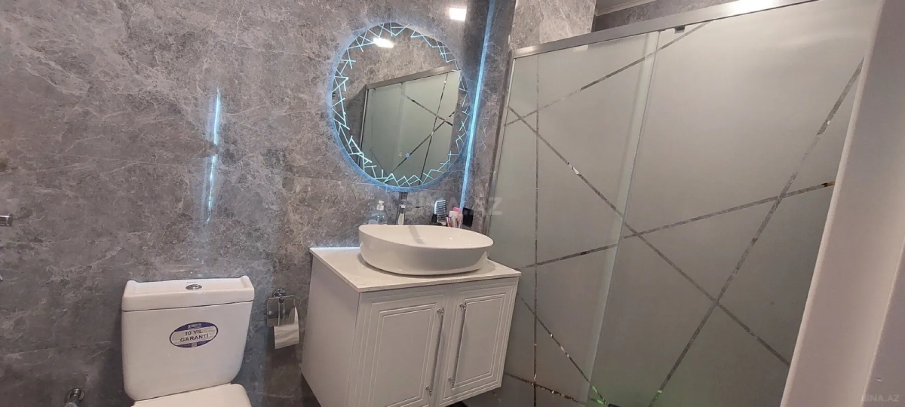 Satılır 2 otaqlı mənzil 65 m²
