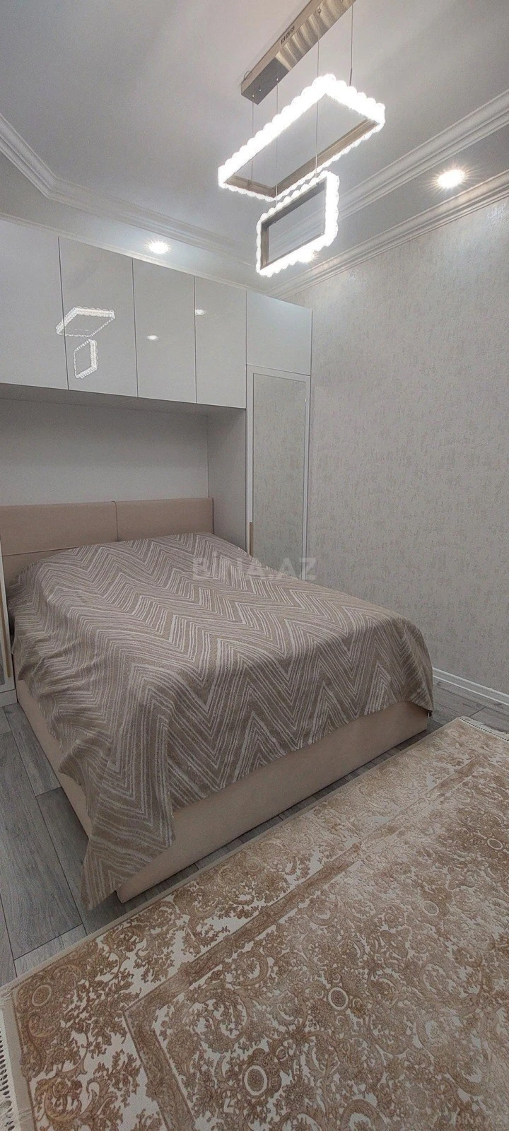 Satılır 2 otaqlı mənzil 65 m²