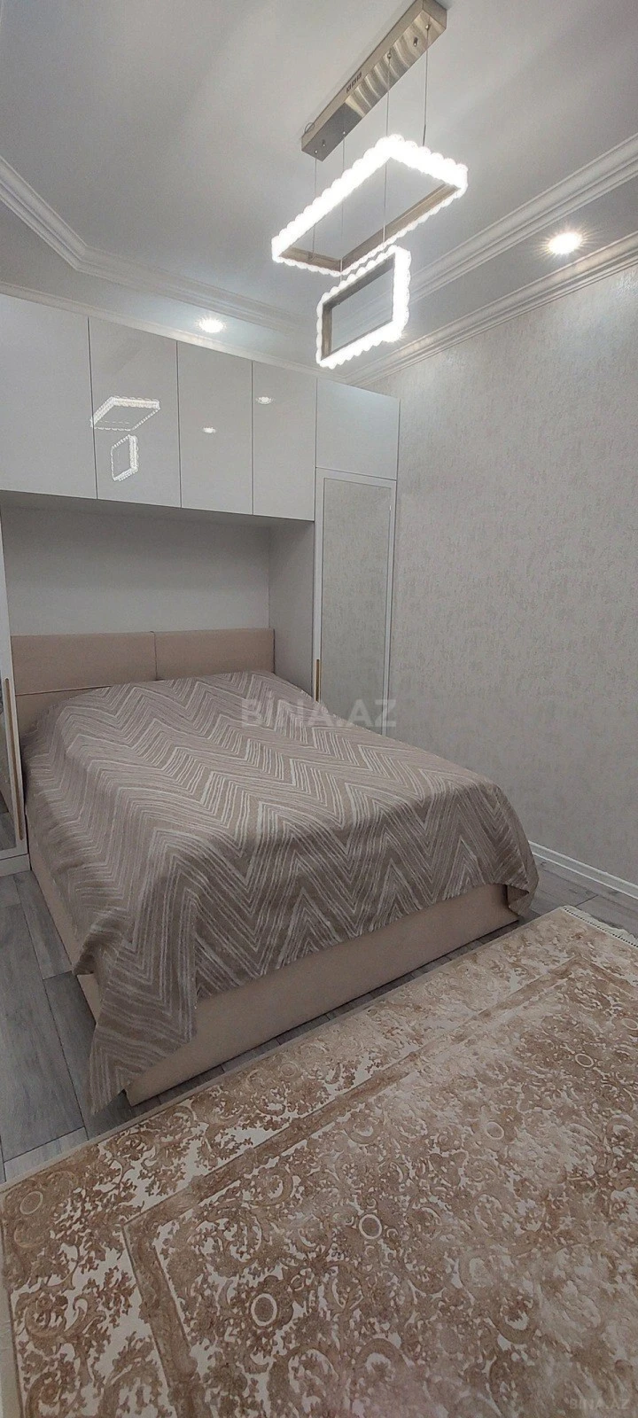 Satılır 2 otaqlı mənzil 65 m²