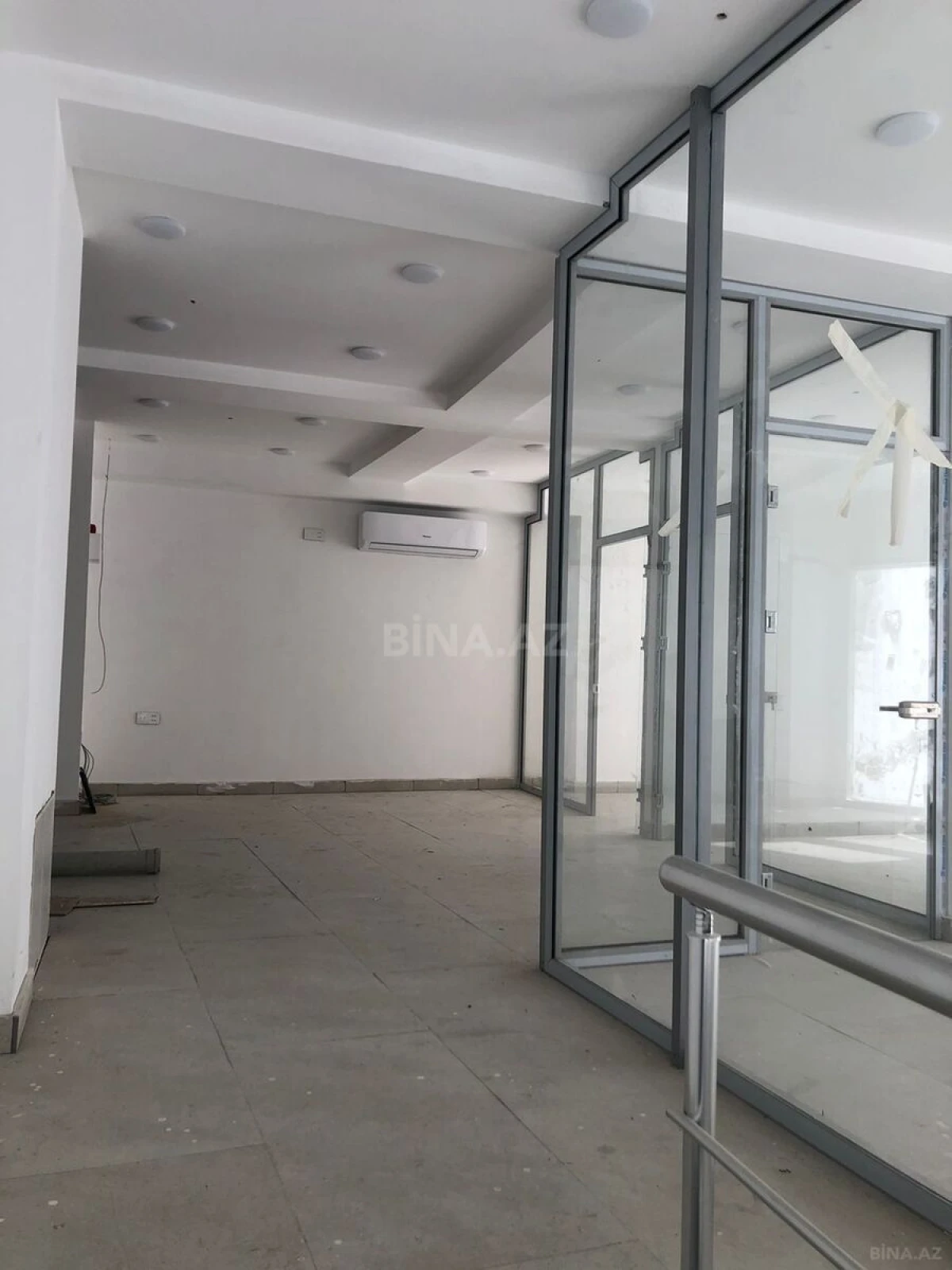 Kirayə verilir 20 otaqlı ofis 1350 m²