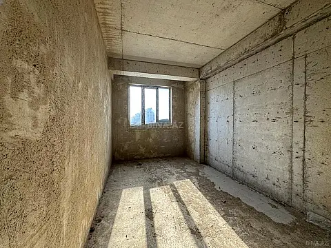 Satılır 3 otaqlı mənzil 135 m²