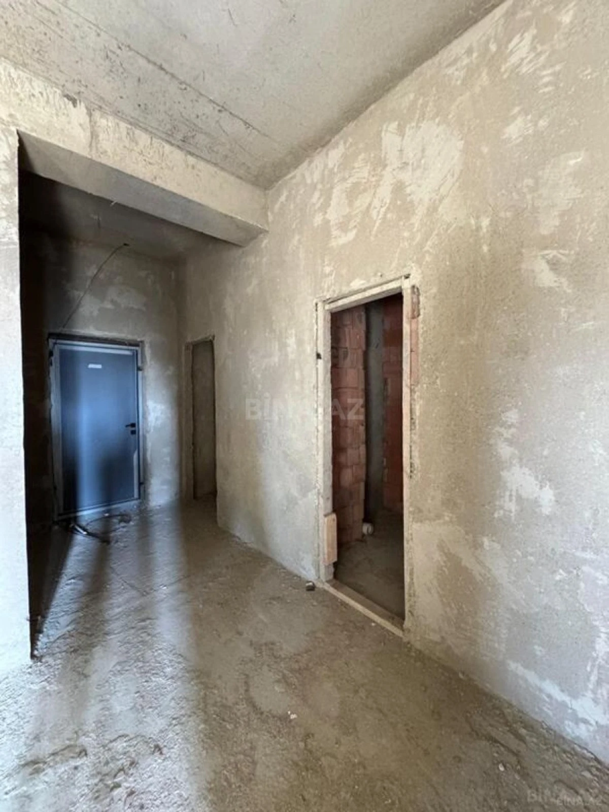 Satılır 3 otaqlı mənzil 135 m²