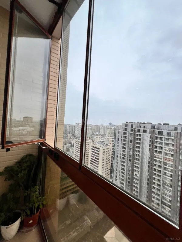 Satılır 2 otaqlı mənzil 93 m²